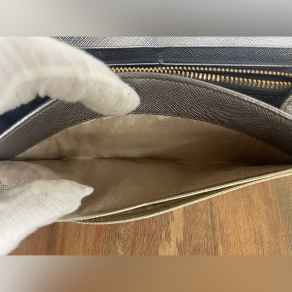 Prada wallet snap closure Leather Chain Long Gold Hardware WOC - Picture 13 of 13